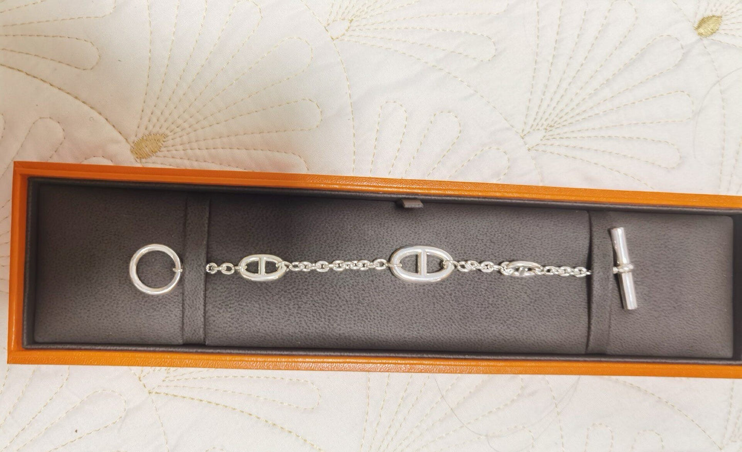 ¡®Aura Jewels¡¯Pig Nose Bracelet