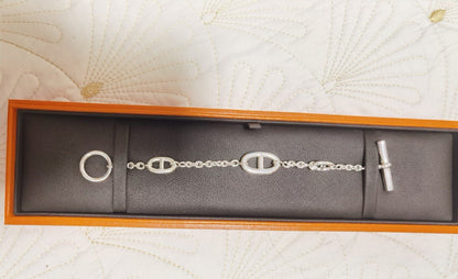 ¡®Aura Jewels¡¯Pig Nose Bracelet