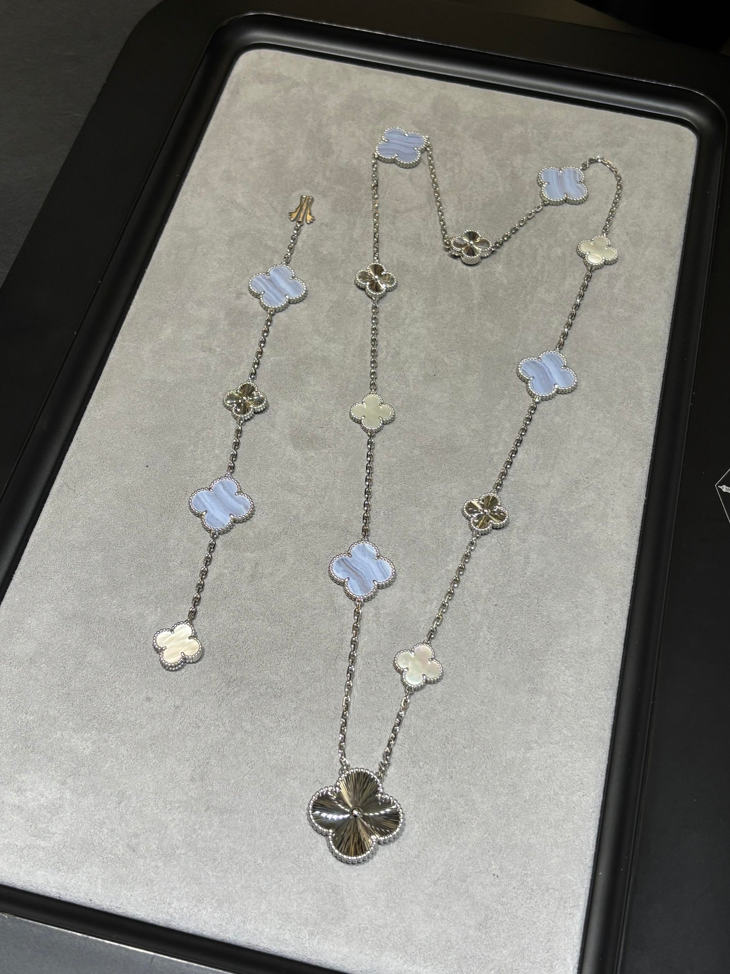 [¡®Aura Jewels¡¯] 25 NEW CLOVER 15 MOTIFS PURPLE CHALCEDONY