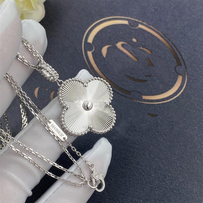 ¡®Aura Jewels¡¯CLOVER 25MM SILVER BIG CLOVER NECKLACE