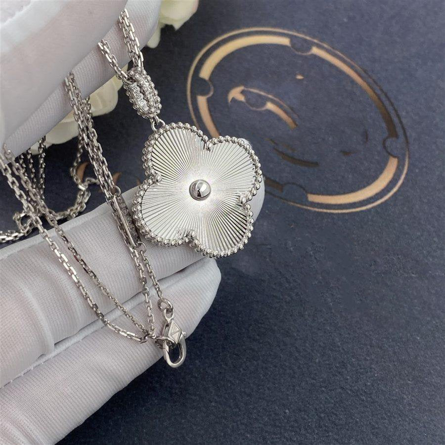 ¡®Aura Jewels¡¯CLOVER 25MM SILVER BIG CLOVER NECKLACE