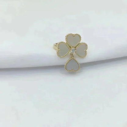 ¡®Aura Jewels¡¯SWEET CLOVER WHITE MOP RING
