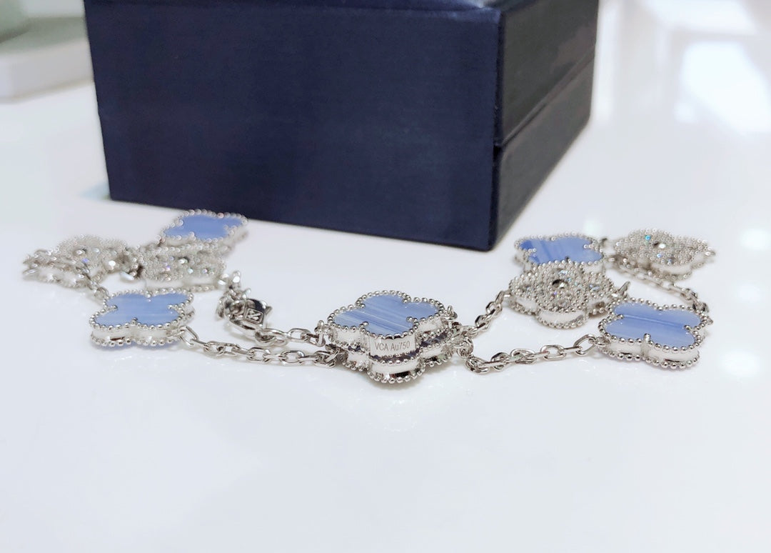 ¡®Aura Jewels¡¯CLOVER 10 MOTIFS CHALCEDONY DIAMONDS SILVER NECKLACE