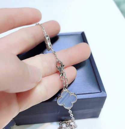 ¡®Aura Jewels¡¯CLOVER 10 MOTIFS CHALCEDONY DIAMONDS SILVER NECKLACE